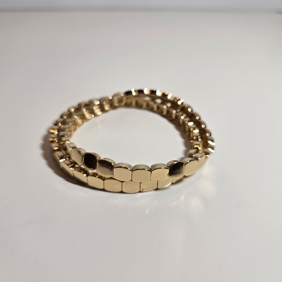Jewelry - Set of 2 Gold-Tone Stretch Bracelets 🌺(2 for $10)